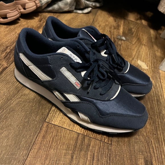 Men’s Reebok Classic Athletic Shoe - Picture 3 of 5